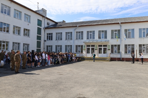 На фасаді ліцею №1 відкрили анотаційну дошку ГЕРОЮ  - Андрію Завадовському.